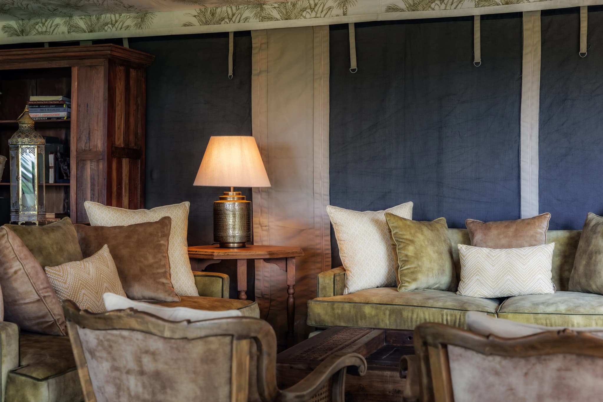 Elephant Pepper Decor Lounge